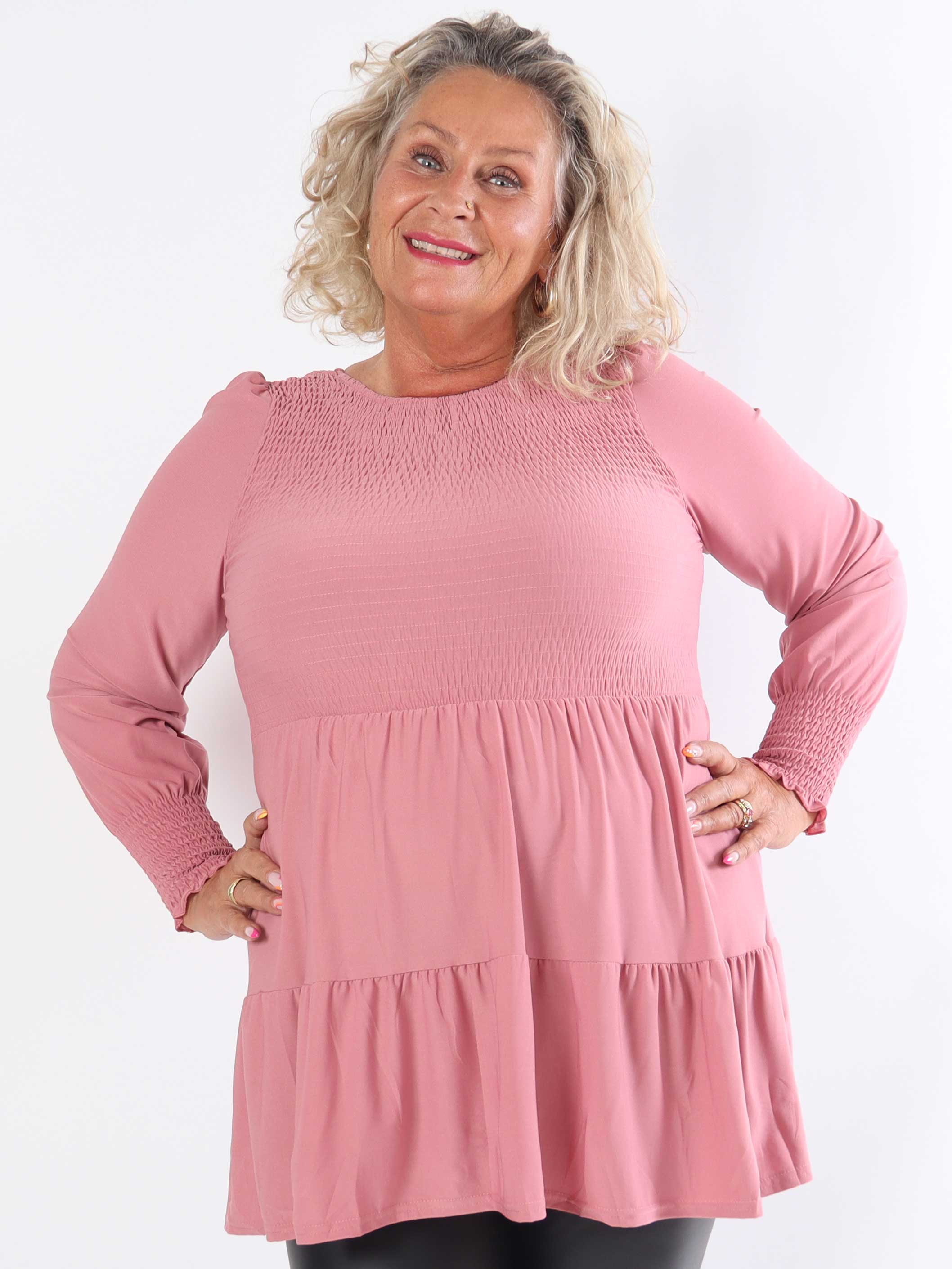 Kelly Shirt - Elastisk plus size bluse med smock henover brystet